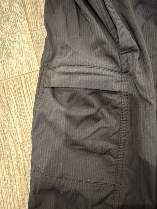 Lululemon Size XL Men's Black “cargo” Stretch Pants - Picture 2 of 9